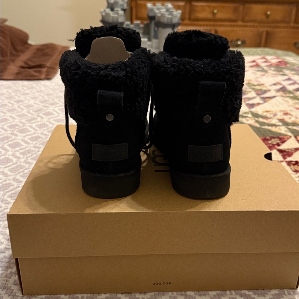 UGG Romely Heritage Boot - Picture 5 of 7